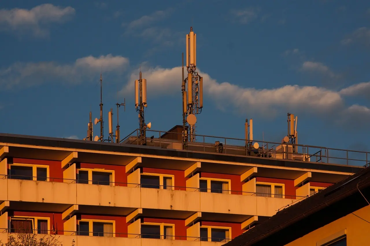 Read more about the article Stacje bazowe telefonii komórkowej w orzecznictwie sądowo-administracyjnym
